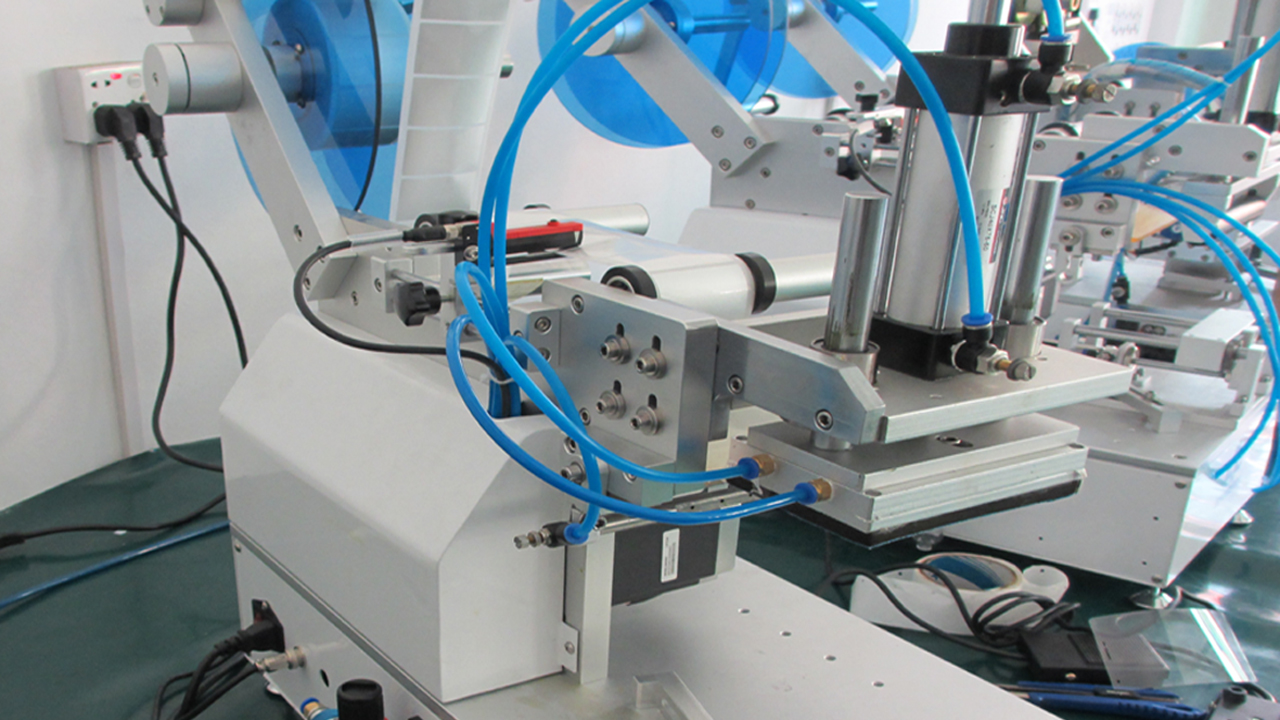 שקיות זרבובית מכונת תיוג שקיות פלסטיק חצי אוטומטית למשטח שטוח