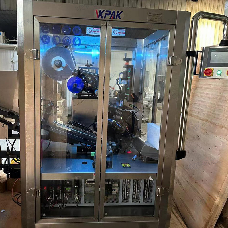 מכונת תיוג אוטומטית לצינורות רכים מפלסטיק עם מערכת האכלת צינורות