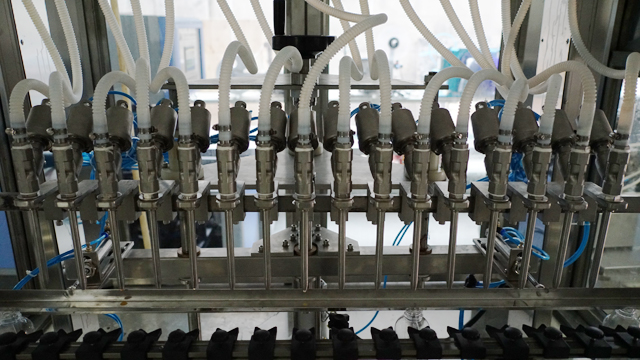 מכונות מילוי gravity.jpg