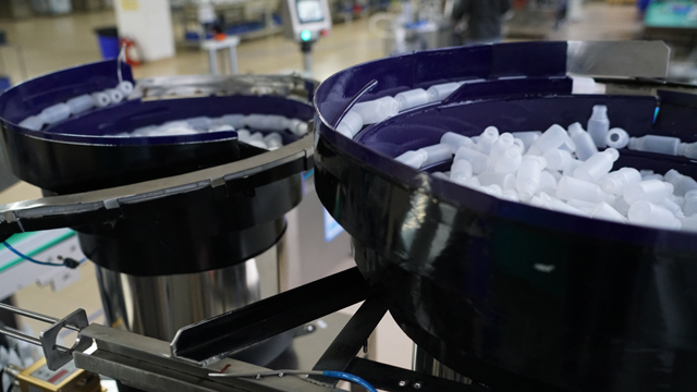 מזין בקבוקים.jpg