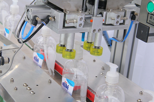 screw capping machine ציוד מכסה בורג.jpg