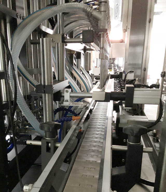 מכונת מילוי אוטומטית.JPG