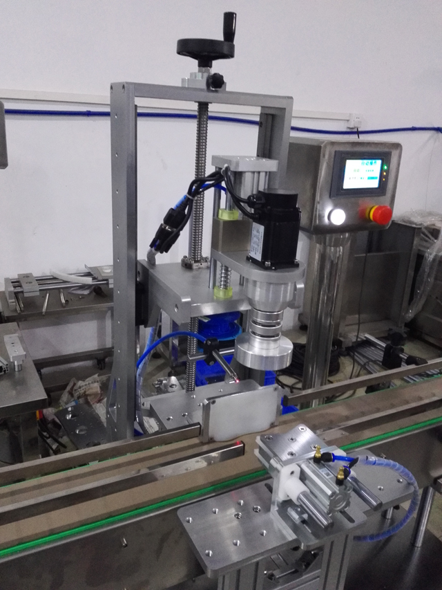 מכונת מכסה ראש יחיד jars.jpg