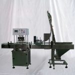 מכונת מכסה ואקום ליניארי אוטומטית לצנצנת זכוכית בתעשיית המזון