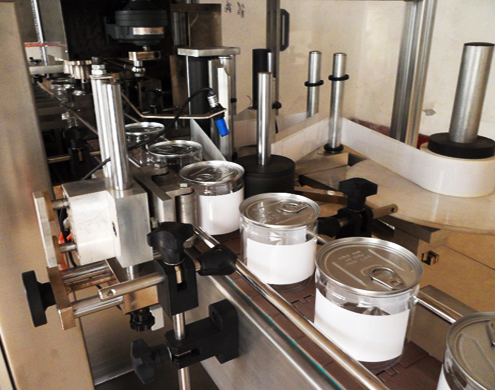 can sealing automated production line מכונת איטום קופסאות אוטומטית.jpg