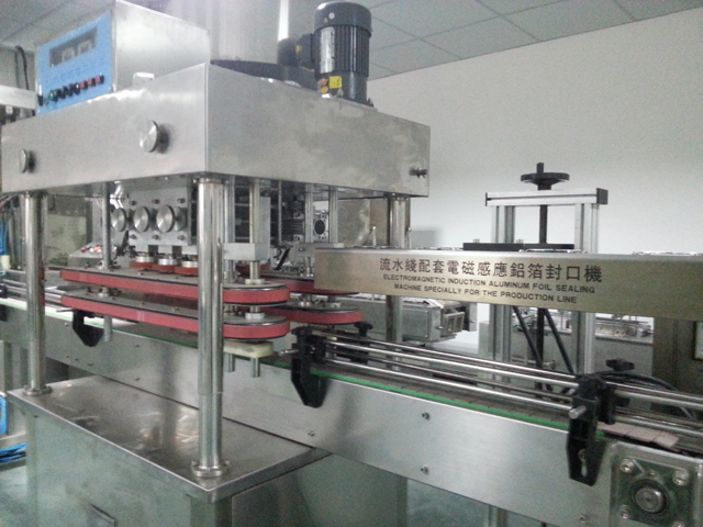 capping machine automatic high speed מכסה במהירות גבוהה מכונות.jpg