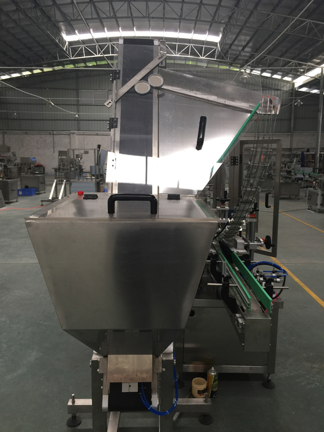 כובעים מערכת הזנה אוטומטית.jpg