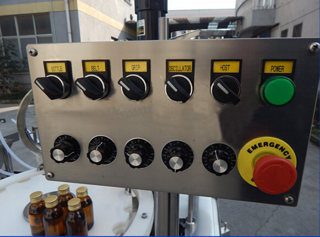 buttons for capping machine כפתור שליטה עבור מכסה מכונה.jpg