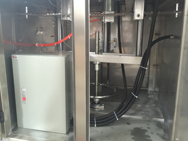 בתוך פחיות איטום מכסה מכונת.jpg