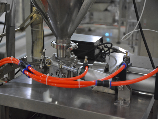 חלק מילוי נוזלי.jpg