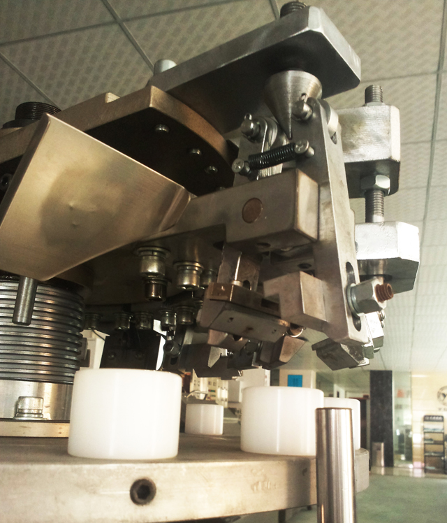 sealer part for metal hose מילוי איטום לצינורות מתכת.jpg