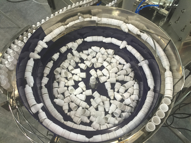 ויברטור עבור e liquid filling.jpg