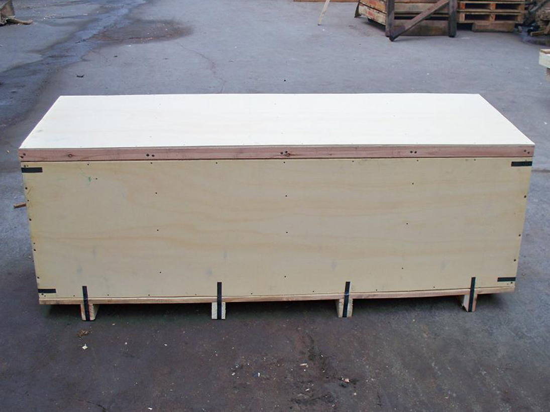 wooden case packaging machinery before shipping מארז עץ למכונות מילוי.jpg