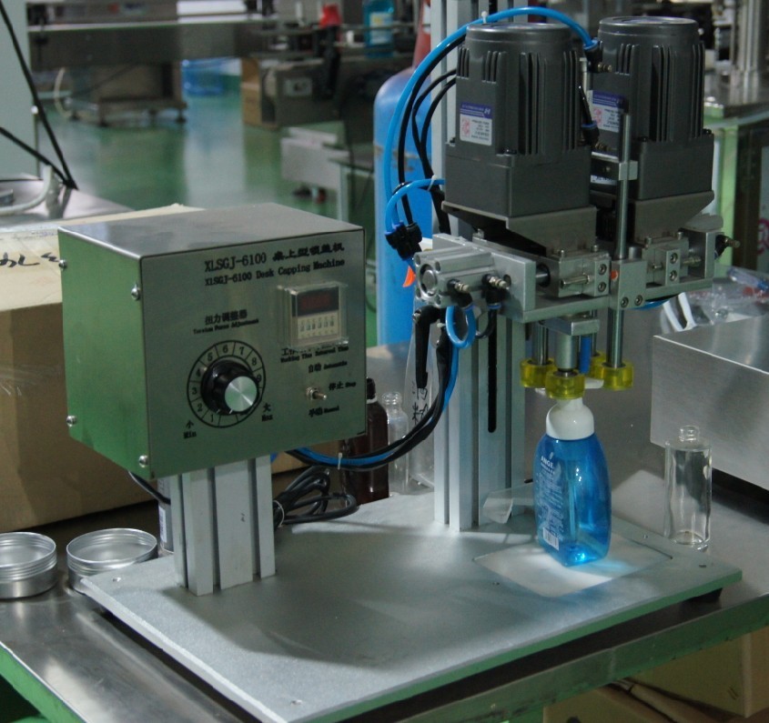 desktop screw capping machine semi automatic קו ייצור חומר ניקוי נוזלי חצי אוטומטי