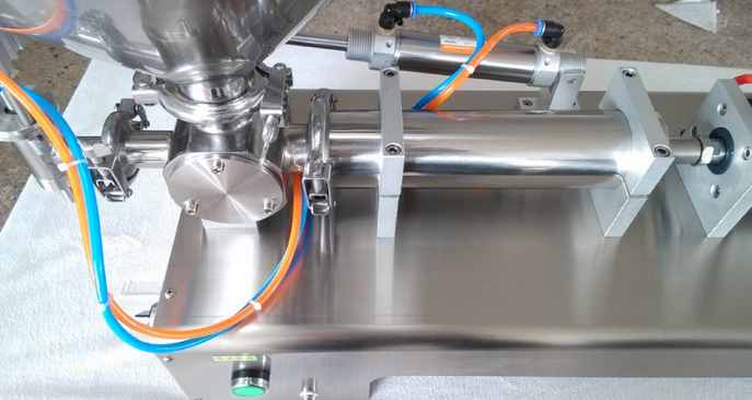 fully pneumatic filling machine part מילוי נוזלי machinery.jpg