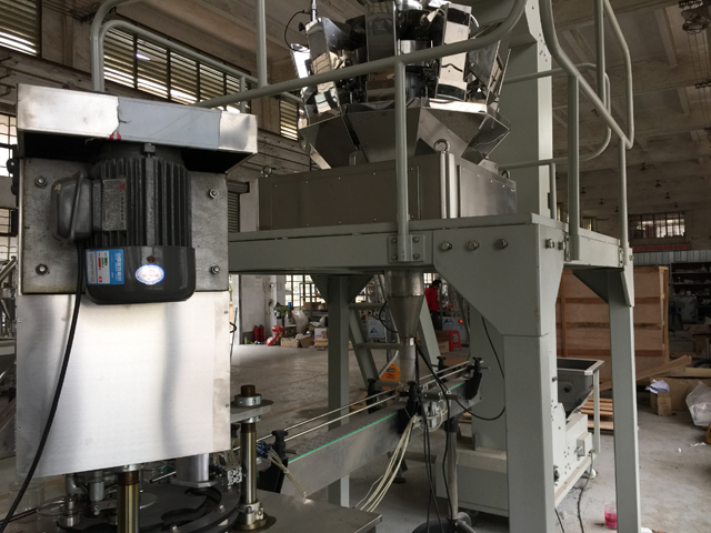 מכונת איטום למילוי פחיות סגור shot.jpg