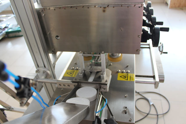 מכונת כיסוי עם הרמה (1).JPG