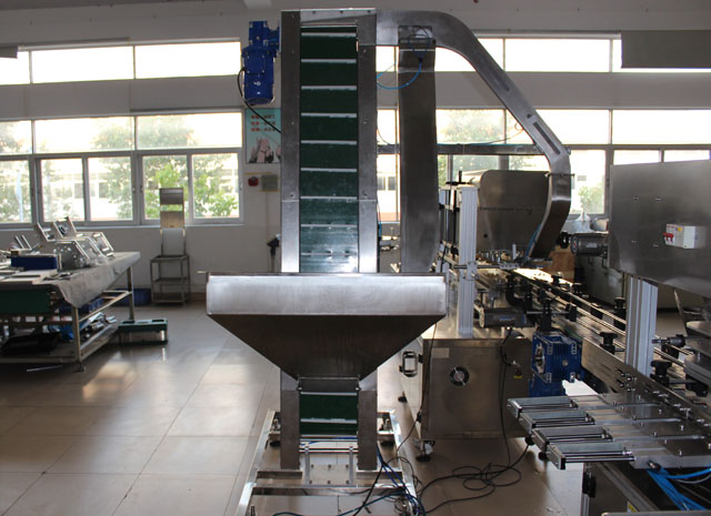 מערכת הרמת כובעים (3).JPG