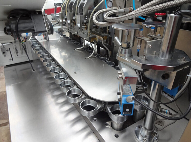 צלחת עבודה עבור צינורות מילוי sealer.jpg