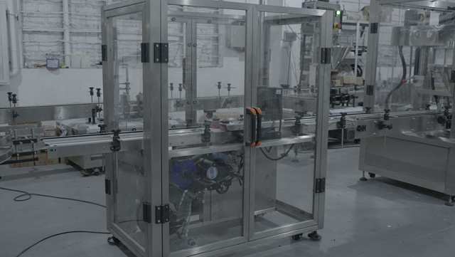 תיוג צנצנות תחתונות machine.jpg