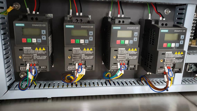 ארון אלקטרוניקה.jpg