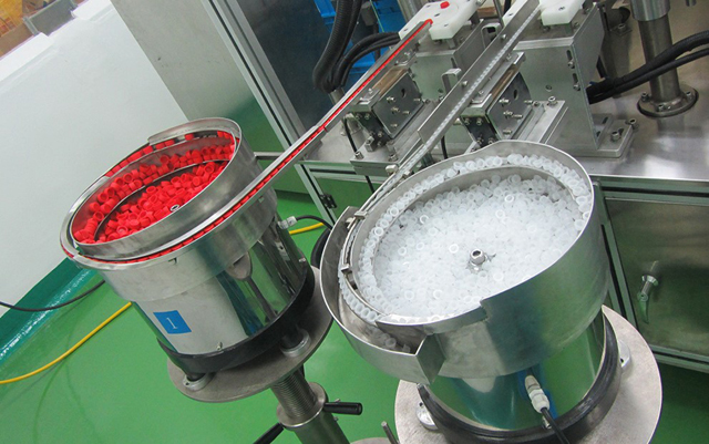 קערת האכלה של כובעים.jpg