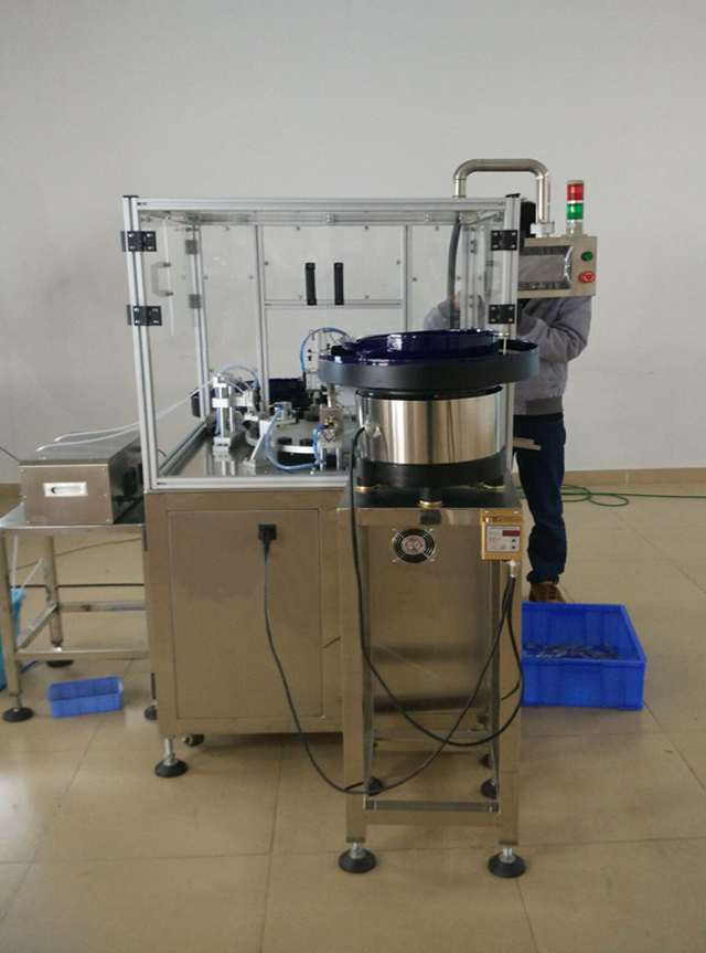 בדיקות מכונות על ידי engineer.jpg