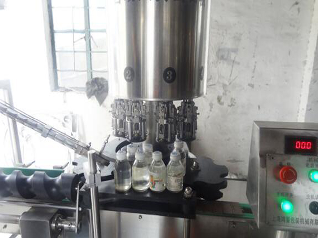 בתוך ropp capping machinery.jpg