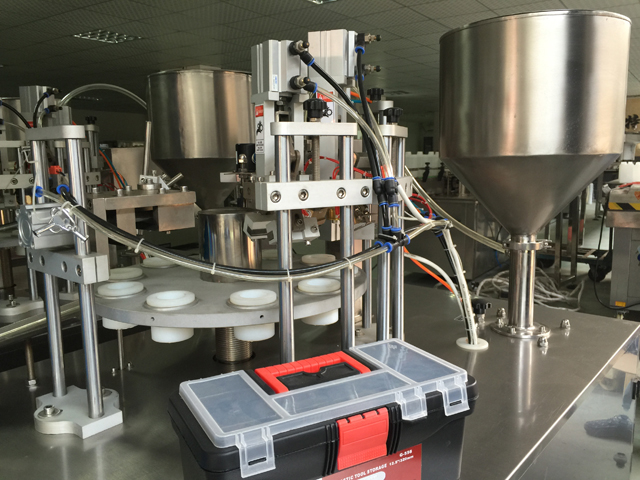 אוטם מילוי צינורות בשורה.jpg