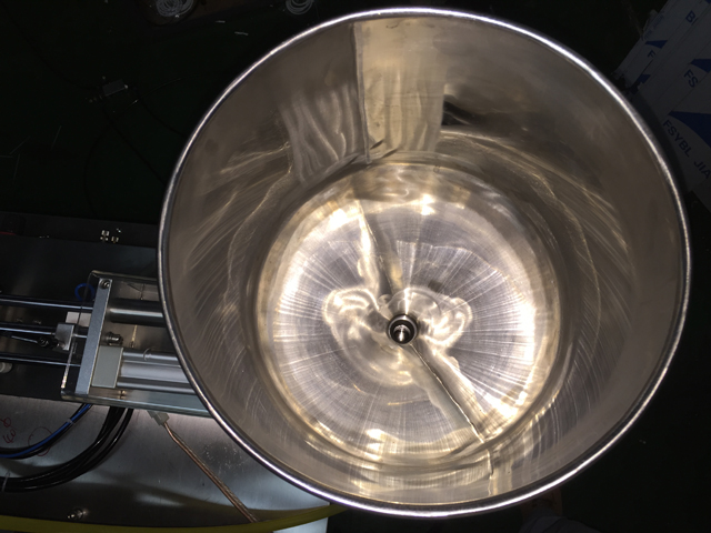 filling hopper for filling sealing הופר למילוי עבור אולטרסאונד סילר filler.jpg