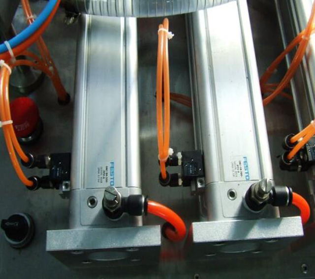 סגור תמונות למילוי מכונות.jpg