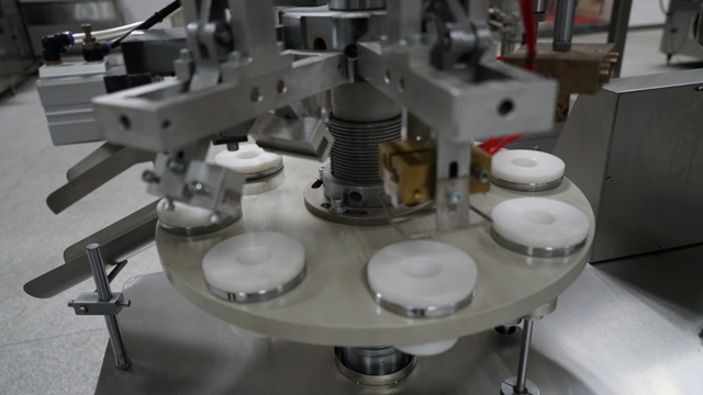 חצי אוטומטי איטום מילוי צינורות line.jpg