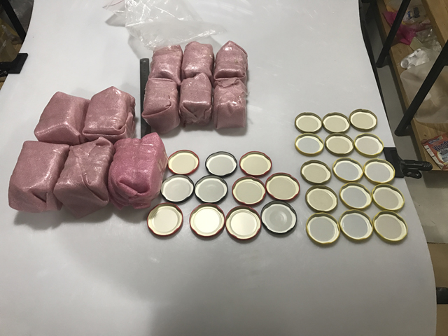 פקקים ובקבוקים צנצנות לכיסוי ואקום.jpg