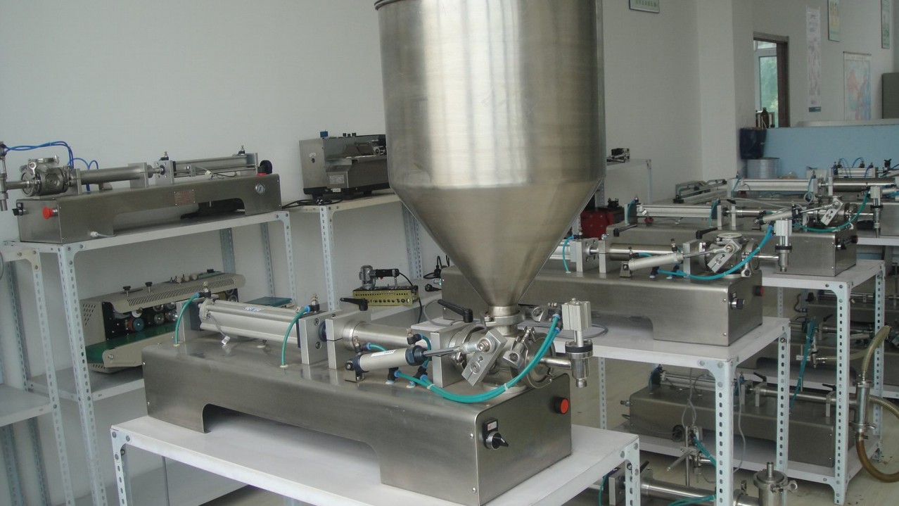 liquid cream lotion filling equipment pneumatic מכונת מילוי CREAM&LIQUID.jpg