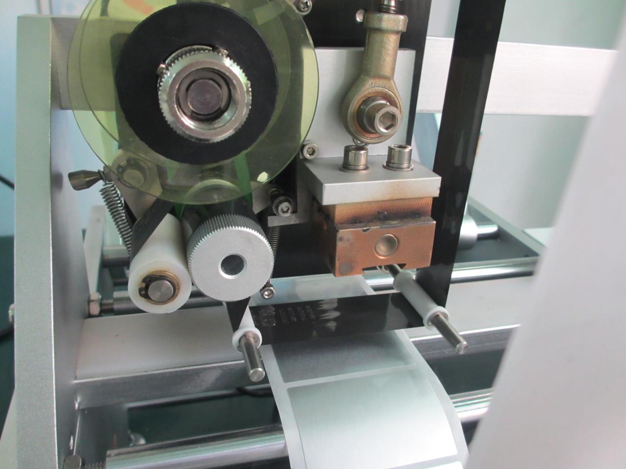 syringe labeling with printing coding function תווית מזרק עם קודן להדפסה (5).JPG