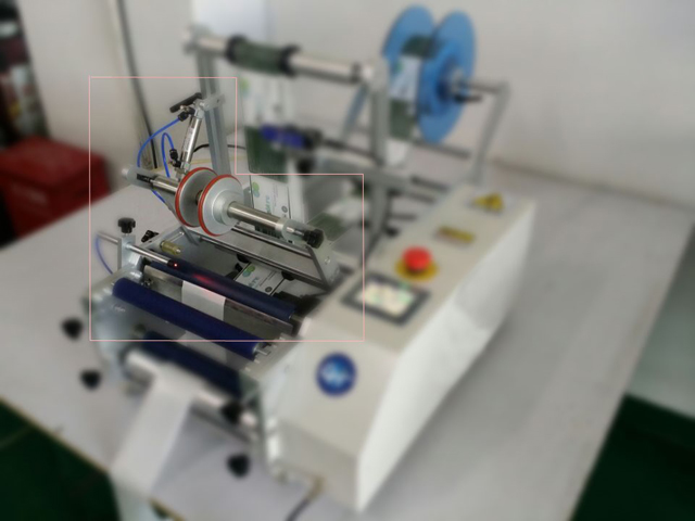 מערכת לחיצה פנאומטית labeling.jpg