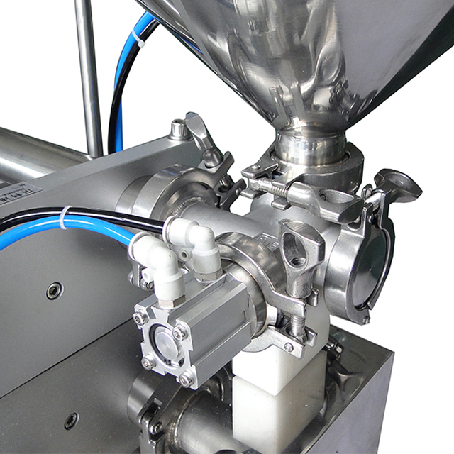 liquid filling machine for lotion shampoo cream ציוד למילוי שמפו.jpg