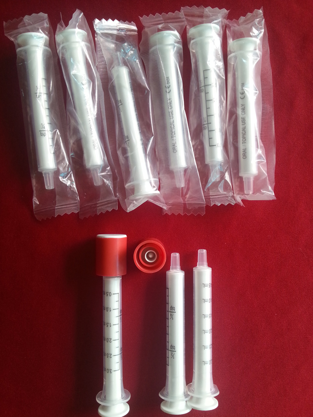 מכונת תיוג מסך מגע חצי אוטומטי למזרקים.jp