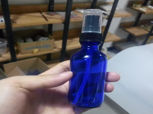 בקבוקי שמן אתרים.jpg