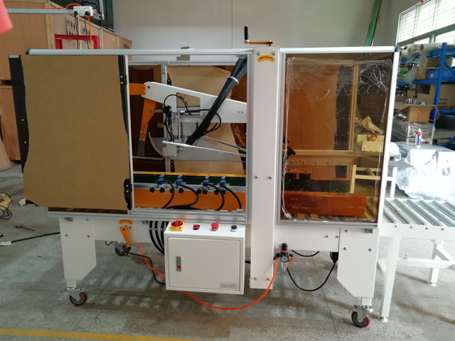 סילר קרטון עם מכשיר דבק חם נמס (1).jpg