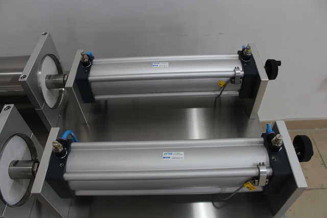 מכונות מילוי פנאומטיות.jpg