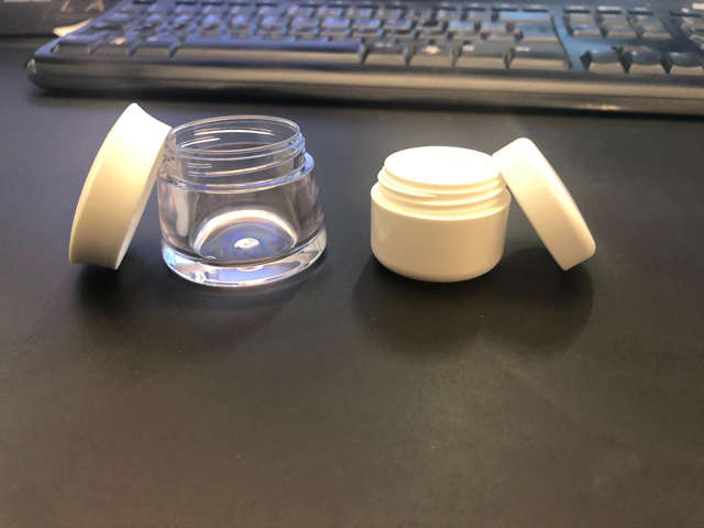 דגימות צנצנות לכיסוי